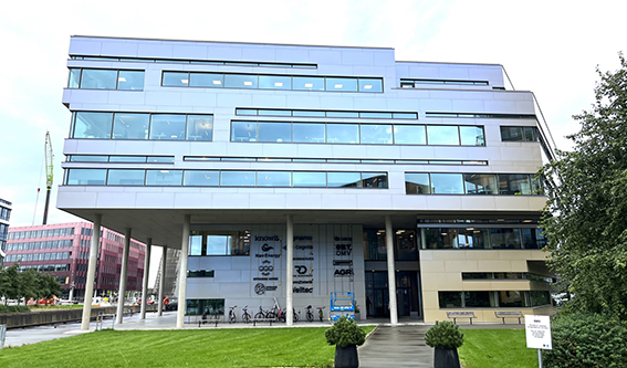 Kontor: Fjordpiren 2. etg. i Laberget 22, 4020 Stavanger.