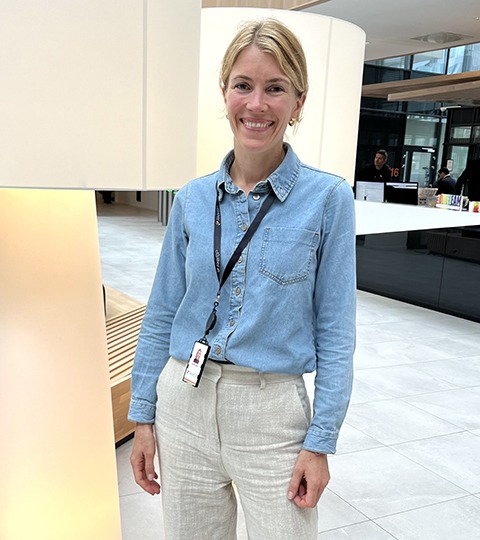 Sunniva Bang Larsen sitter i FAU.