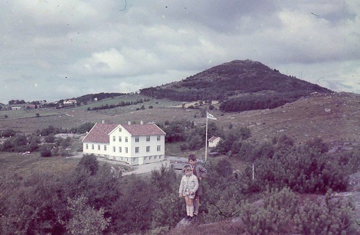 1950: Folkvang på 1950-tallet. Foto: Olav Gismarvik.